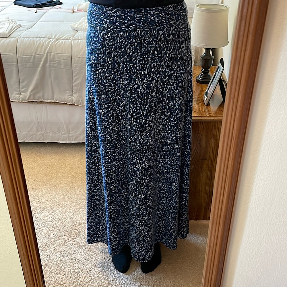 Skirt, size small.